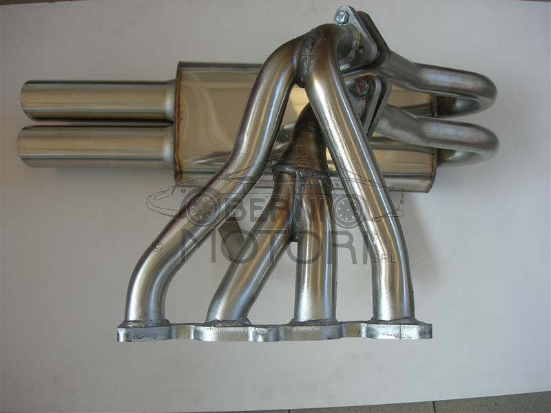 Full exhaust system in stainless steel. Diameter of exit pipes: 61mm. Sold as matched set not separable. Weight 7,5kgs